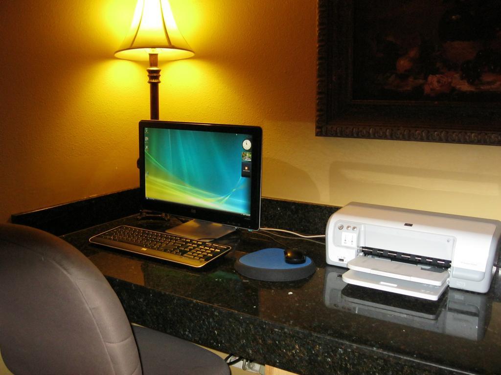 Chisholm Suite Hotel Duncan Δωμάτιο φωτογραφία